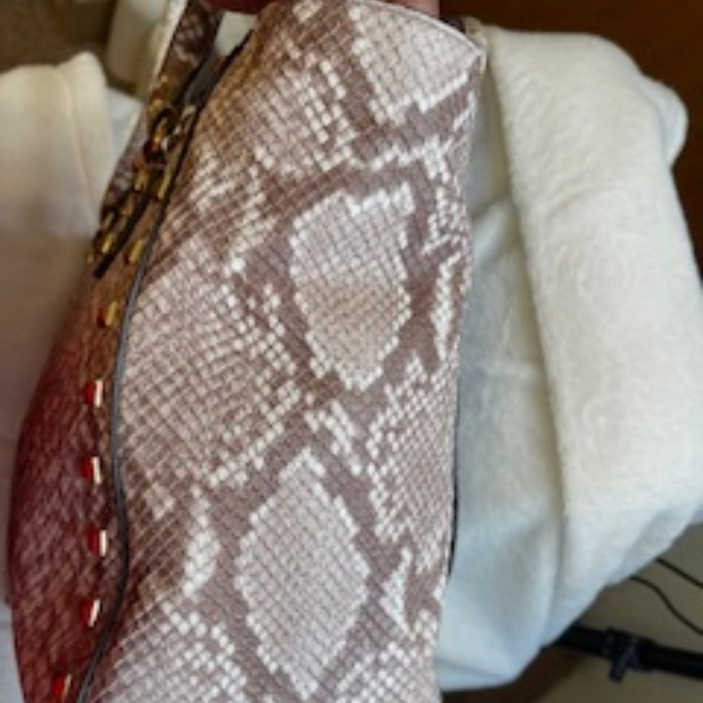 SOLD…MICHAEL KORS EUC SNAKESKIN LEATHER TOTE - Picture 3 of 10